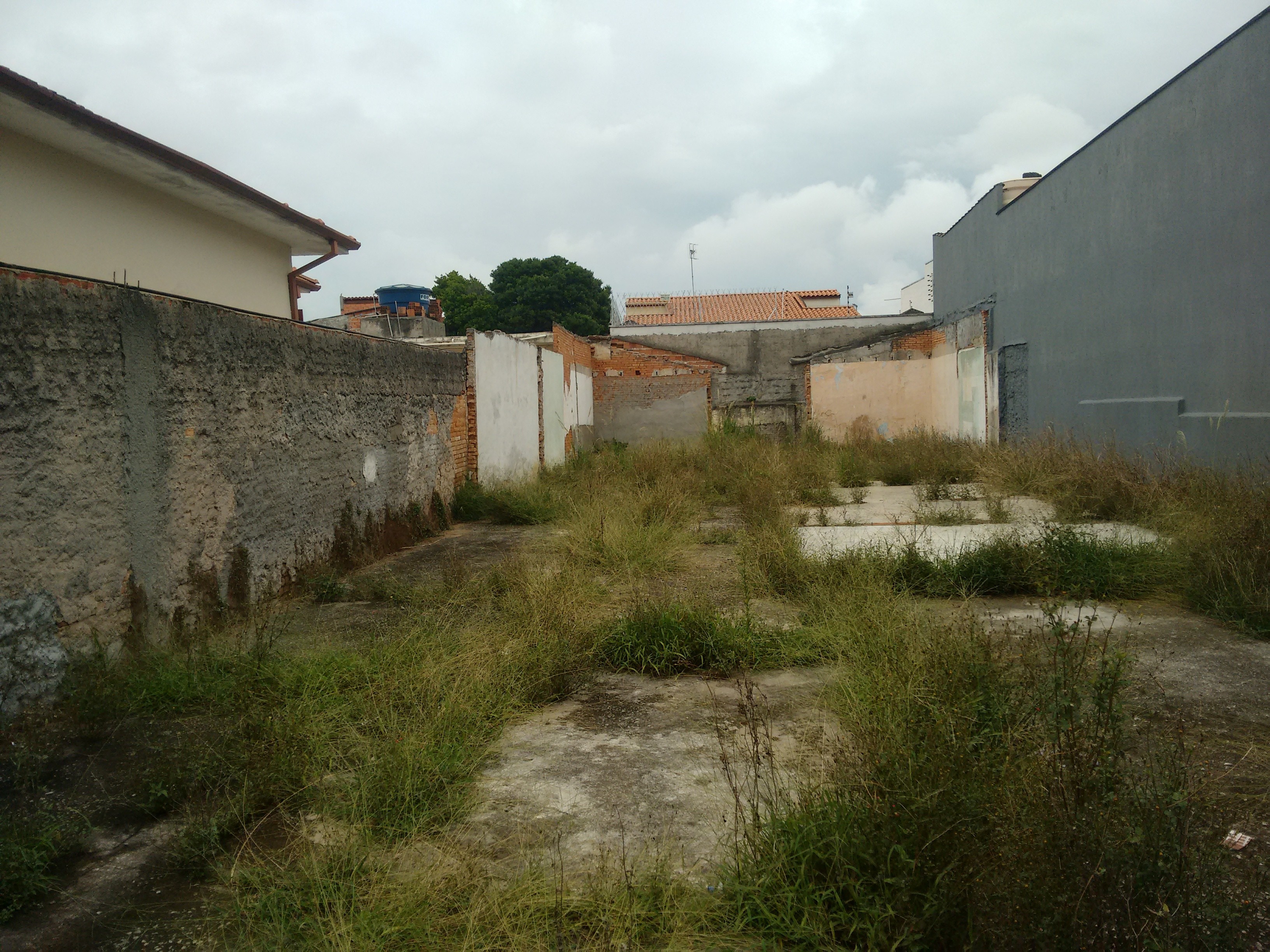   Terreno à venda de 300m² - Jd. Oriental